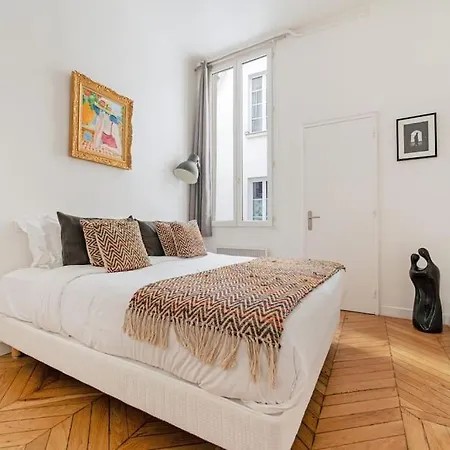 Daire Luxe 1-br Gem Steps From The Louvre & Opera *