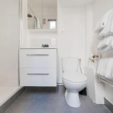 Luxe 1-br Gem Steps From The Louvre & Opera Daire
